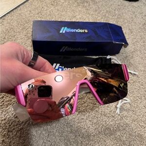 Blenders Kingpin Sunglasses in Pink Hype